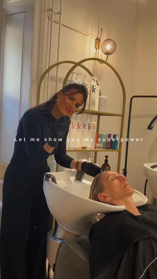 Blonde is my specialty.
Ich liebe es, Blond zu kreieren – perfekt auf dich abgestimmt, präzise gearbeitet und so, dass dein Haar dabei gesund und wunderschön bleibt. #blondehair #zürich #hairsalon #masterblonde