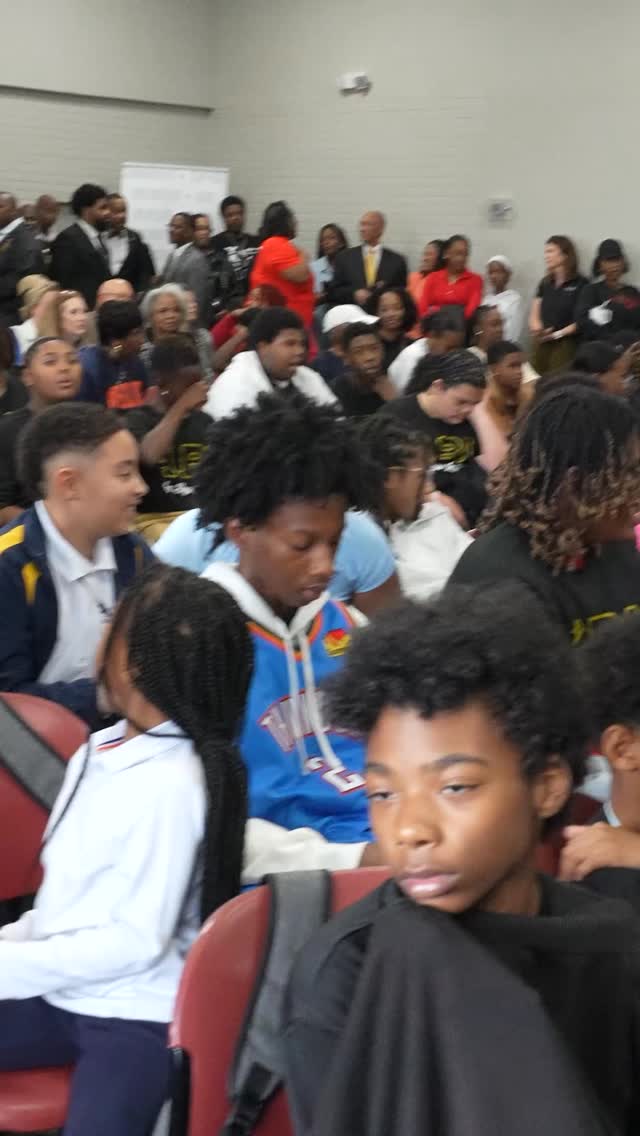 In collaboration with @shai, @attimpact and @compudopt, Alpha Community Foundation created a once-in-a-lifetime moment for youth.
The event brought one of AT&T’s Connected Learning Centers to Northeast OKC, expanding digital access in communities that need them most. Each center receives up to $50,000, three years of AT&T Fiber, computers, and access to digital skills training resources. The reigning NBA MVP, Shai Gilgeous-Alexander was there to celebrate with us.🏀
This event is a shining example of what is possible when community leaders, nonprofits, and businesses join forces to create positive change.