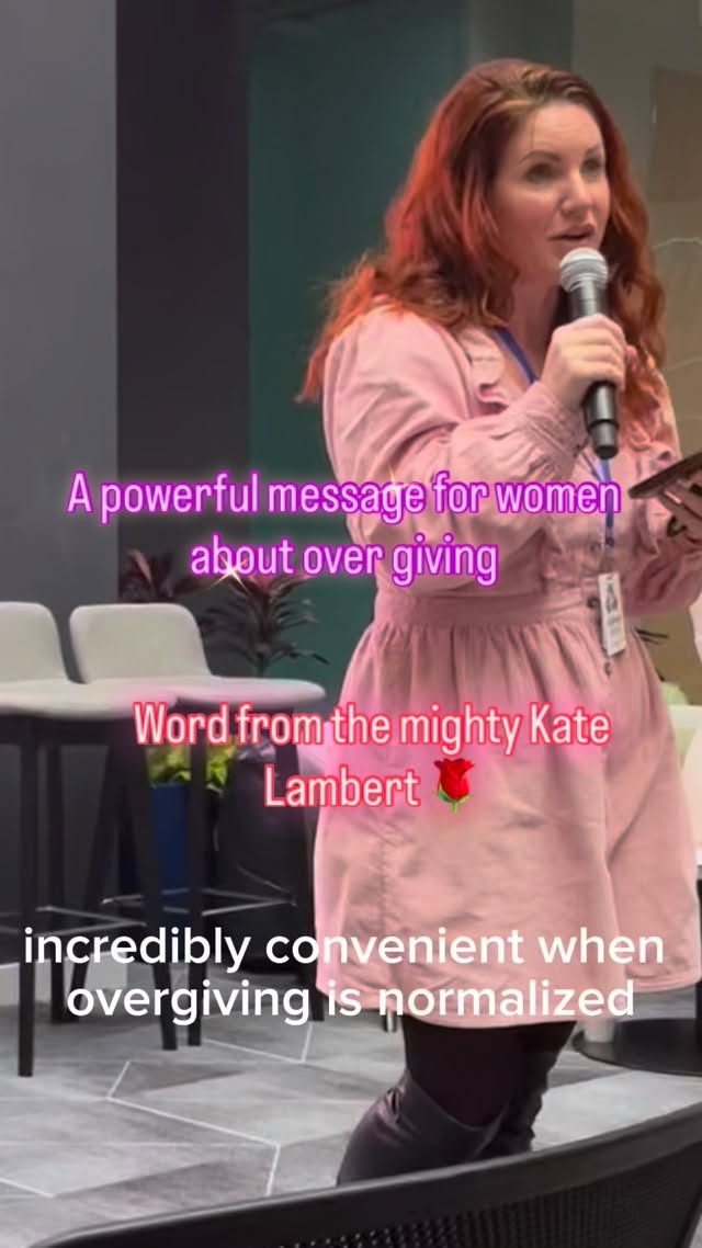 Watch this !
It made my hair stand on end when I was ringside of this speech !
🪷
Boundaries are EVERYTHING.
🪷#
If you are seeking a women’s membership programme to connect with like minded fierce women - join Thrive Collective .
🪷
Link in bio .
🪷
#suzeetylee #sistercircletemple #iwd2026 #women