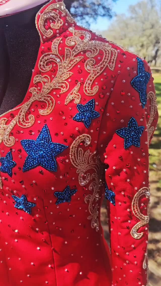 Starlight drop #2!
Order here 👉Www.rodeoqueenclothes.com
#rodeoqueen #rodeoqueenfashion #rodeoqueenshirt #beadedshirt