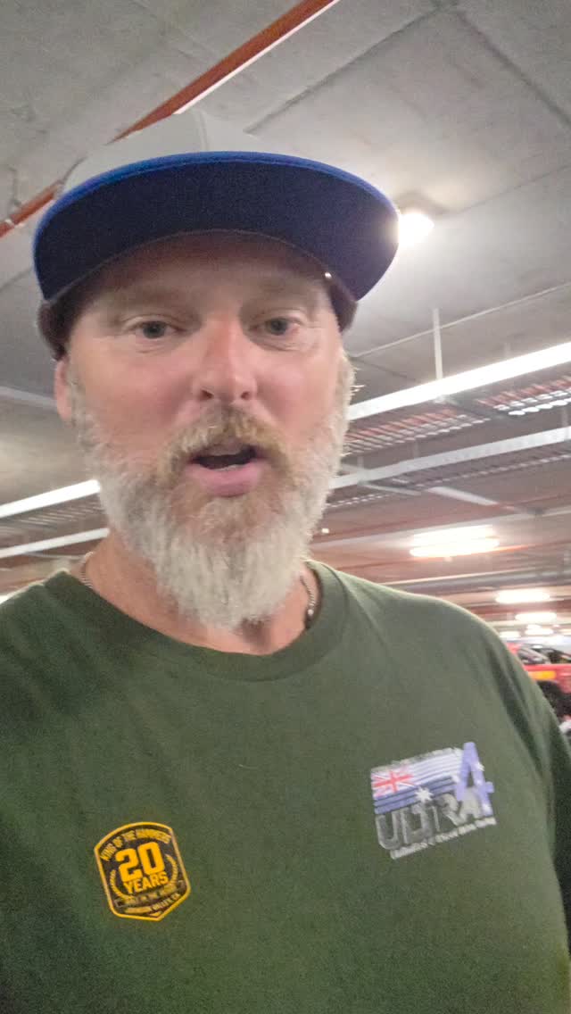 Testing out the new @titanterrain offroad Jack at the @4x4show. Awesome bit of kit lifted the Ultra4 buggy with ease.