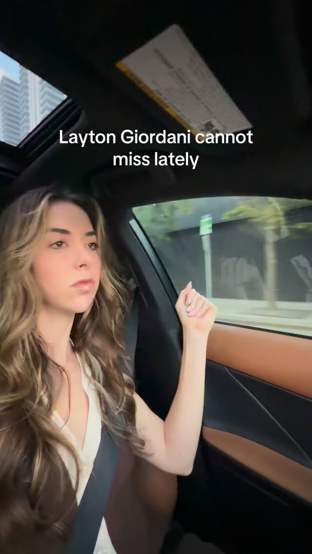 when an artist hits that creative pocket and you can feel it in every set 🤌🏼 @laytongiordani @madmindsnyc
#laytongiordani #techhouse #dj #edmmusic #soundcloud