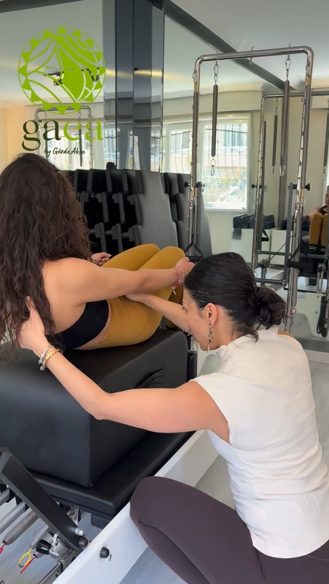 Bireysel Derslerde tüm odak senin üzerinde: Nefesin, Hizalanman ve Gücün. Gaea’da bedenini keşfet ve kendinin en güçlü versiyonuna adım at!🟢⚪
İletişim numaramız üzerinden bize ulaşabilirsiniz 🙌
#cankayapilates #ankarapilates #pilatesankara #pilates #pt