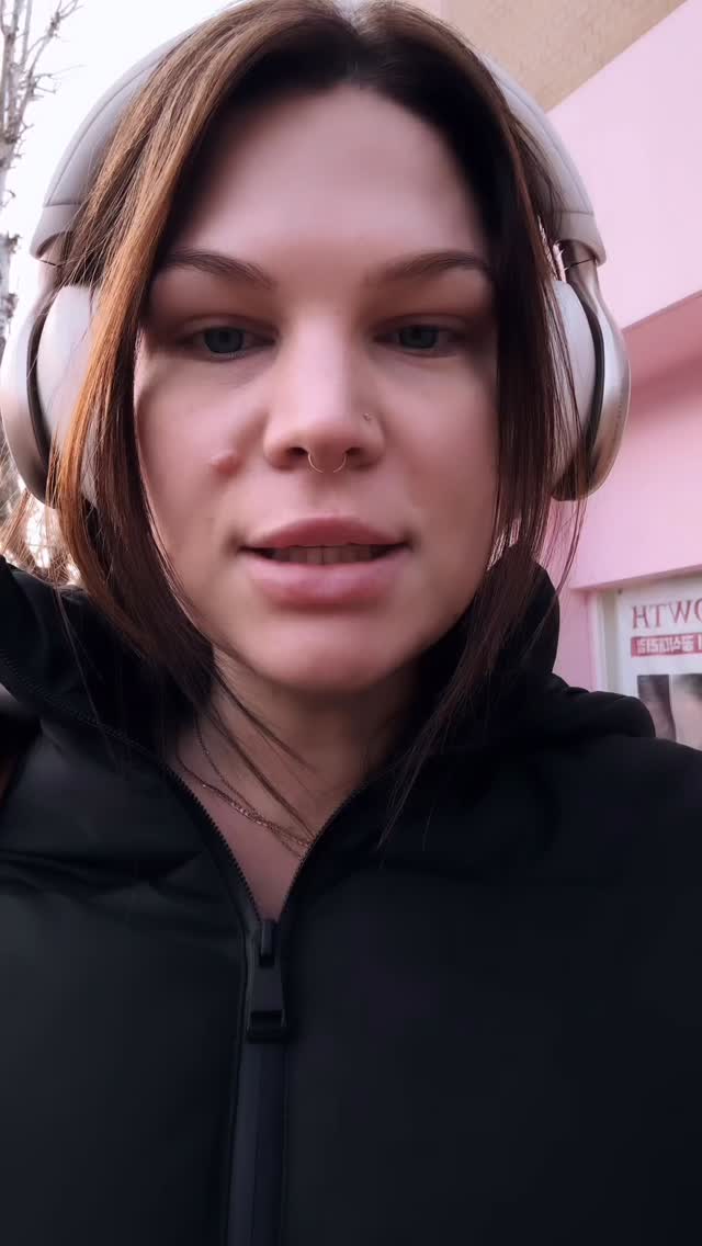 POV: you move to South Korea and suddenly lashes become a personality trait 🇰🇷✨
Tried a triple lash set in Daegu @shuelbeauty_shop and now I fully understand why Korean girls never skip their beauty appointments. Soft, fluffy, a little dramatic… but still cute enough for everyday. 🎀
Safe to say I walked out feeling like a whole new version of myself 💅🩷
Living abroad but my lashes are thriving. Priorities. ⚡️
#lashes #travel #lifestyle #selfcare #beauty