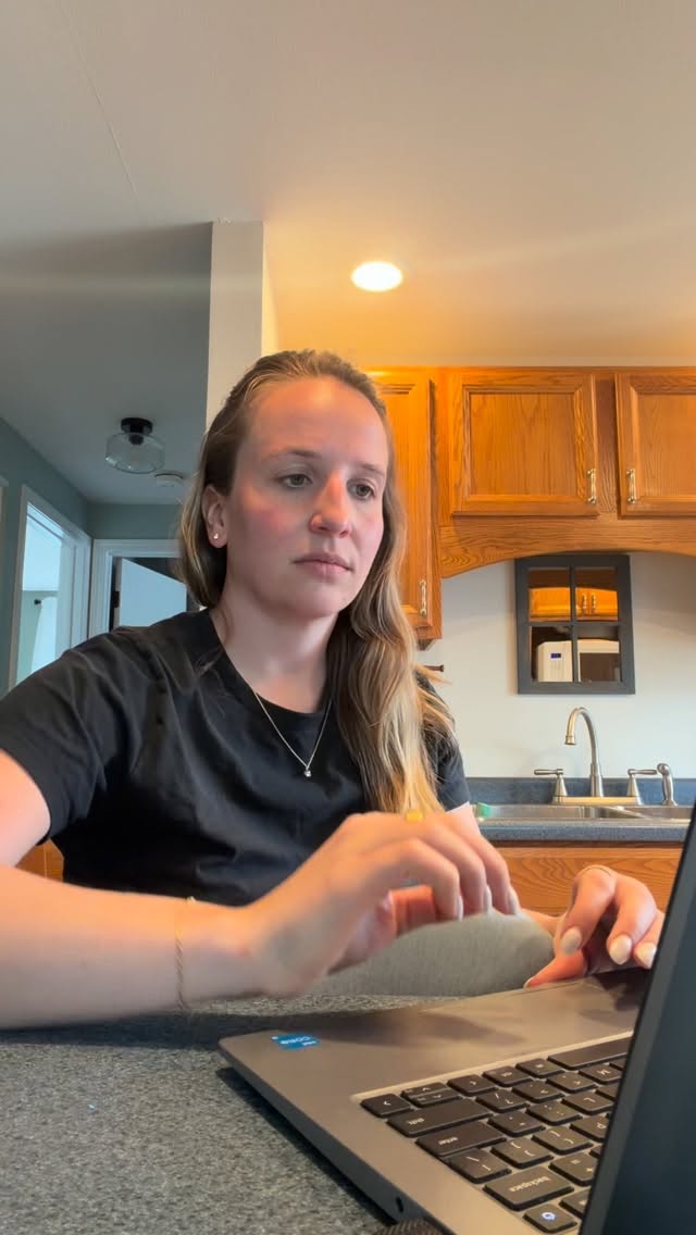 Perimenopause is a transition, not a malfunction.
Hormones fluctuate before they decline.
That fluctuation affects how you feel, recover, and regulate.
Understanding the phase changes the strategy.
Comment “PERI” if this resonates and you’re ready for more support!