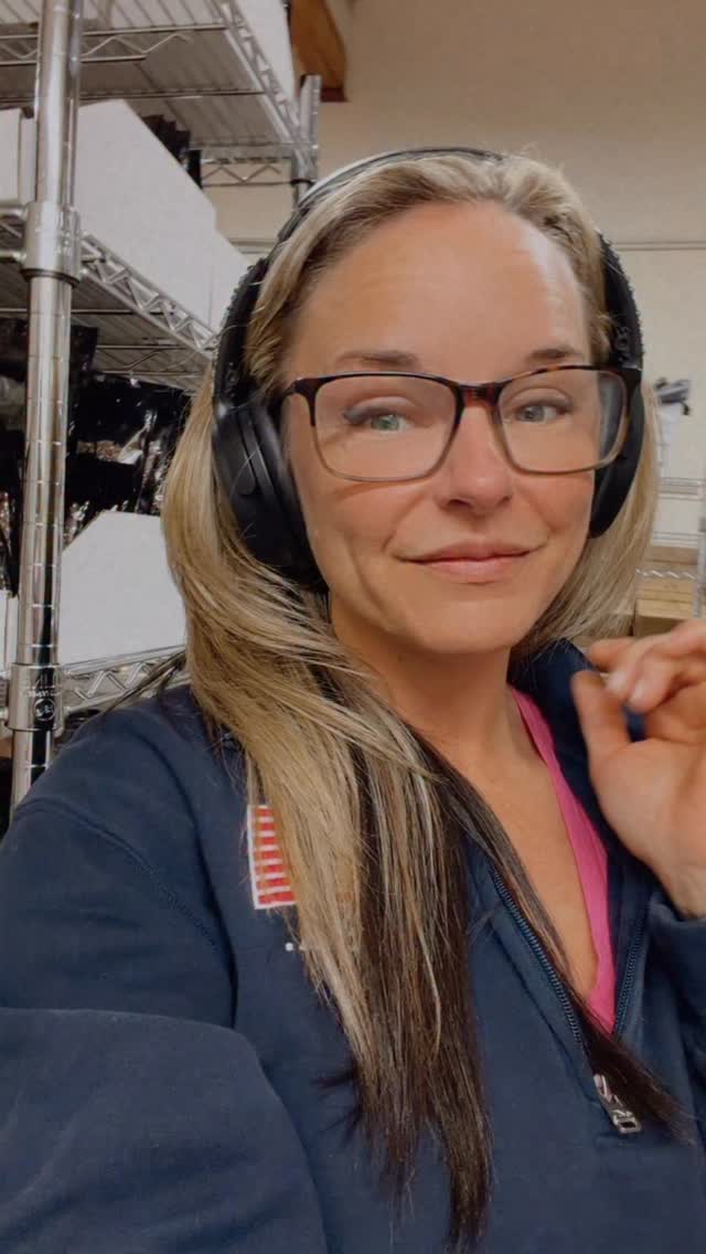 Pack an order with me 😍 Thank you for your order and thank you everyone who’s shopped the Bling & Things sale! Save even more on BLING, vinyl and UV DTF with code FLYNN10 😘 #rhinestones