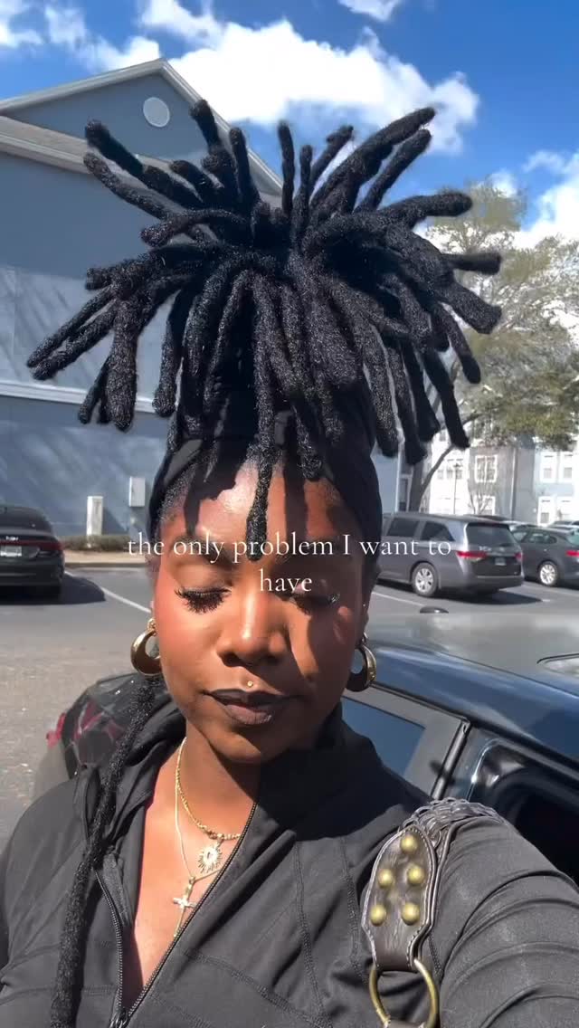 @uhmazingjai
yeah my locs getting long! 🤣🌴sunroof time #locs #locjourney #locstyles #fyp #blackgirlswithlocs