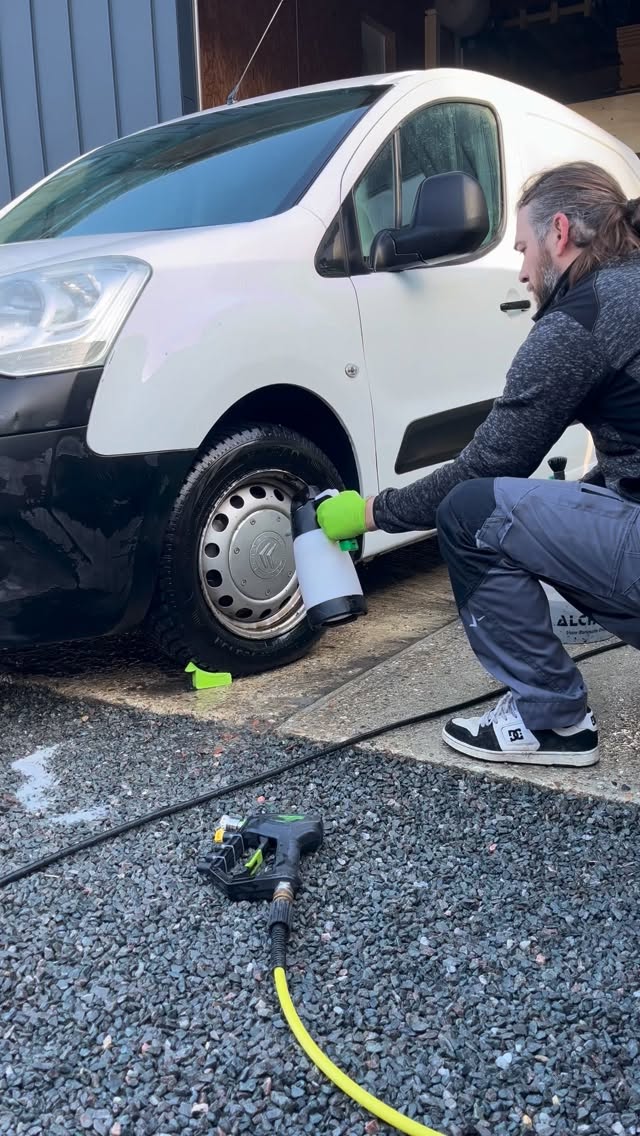 Nettoyage jantes. Dites moi si ce format de vidéo vous plaît. #lavageauto #detailing #ironclean #gironde #avantapres