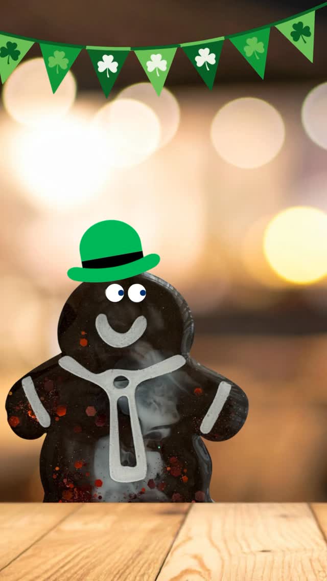 Bazza’s been spending a bit too much time with his Irish mates lately… 🇮🇪🍻
Honestly, you can’t take him anywhere. Shazza is just trying to enjoy a quiet bevvy, and Bazza is out here with the “Rick O’Shea” jokes. 🙄
Happy Saint Patrick’s Day everyone! May your day will be full of luck and (hopefully) better jokes than this one ☘️
#schokkology #bazzaandshazza #stpatricksdaypuns #gingerbreadadventures #aussiemade