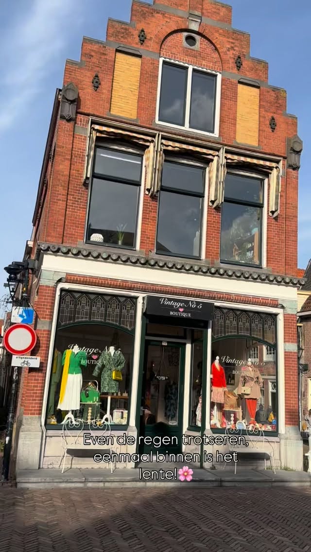🌸Spring is inside!!🌸
#vintageboutique #alkmaar #haarlem