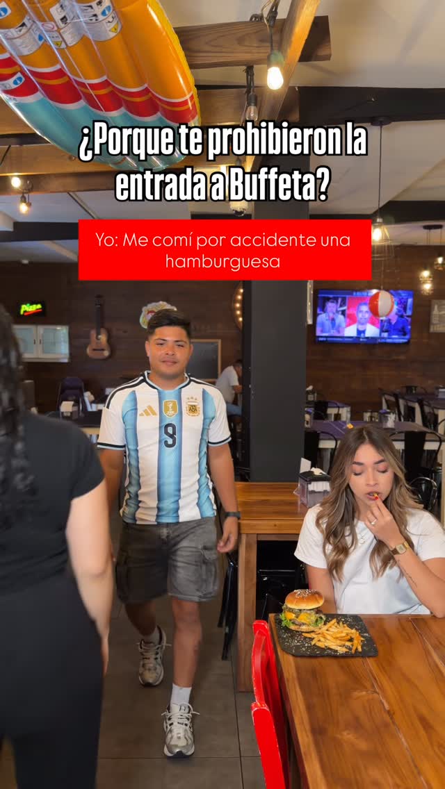 Accidentes que pasan 🤷🏻♀️🤷🏻 Ven por tu hamburguesa favorita a Buffeta Restaurant ✅🤤
Te esperamos ✅🍔
#hamburguesas #comida #buffetarest #wings #burgerchiriqui