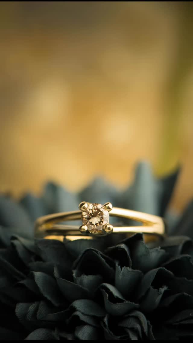 A beautiful champagne Cognac Diamond set in 18ct yellow gold for another 21st birthday.
Lots of birthdays and engagements at the moment!!π
If you would love a unique heirloom piece made just for you dm or email me and we can work out what makes you unique. β¨οΈβ€οΈ
#alexandragasparinijewellery #customjewellery #champagnediamond #solitairediamondring #birthdayjewellery