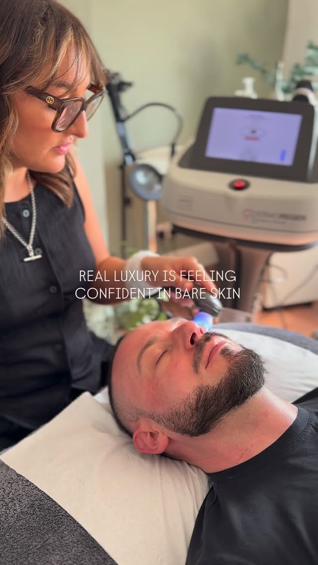 2026 is the year to take your skin care seriously ✨
#cheltenham #gloucestershire #salon #cheltenhambeauty #skincare