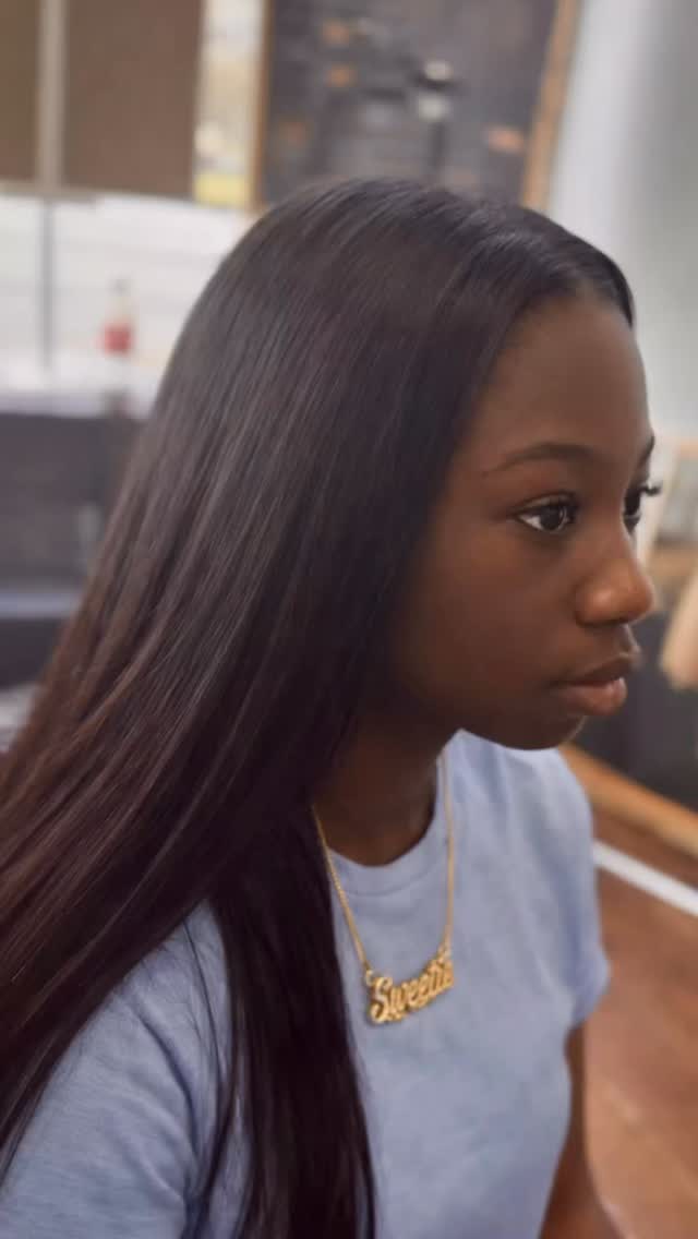TO WIN A FREE SEW-IN 1.Repost 2. Tag three people 3. Comment I want one. That’s all you need to do