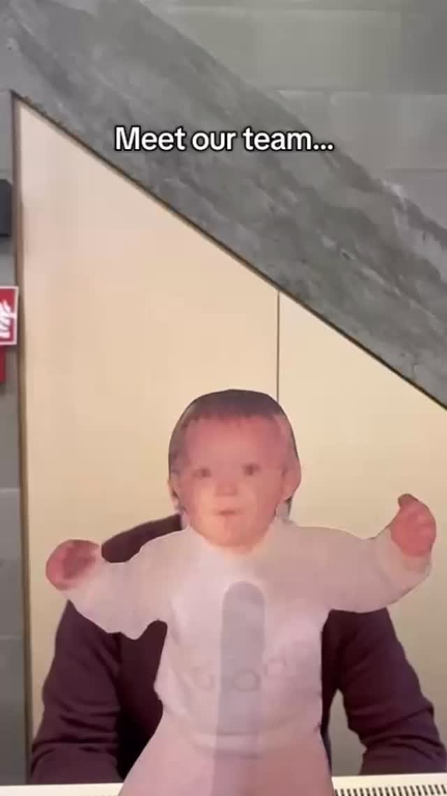 We used to be the kids.
Now we take care of the next generation 🤍
Time flies…💕
Wie zat bij ons in de crèche vroeger?
Wie herkent zijn/haar begeleidster nog?
Of voor onze voorbije ouders:
Bij wie zat jouw kindje allemaal?
Geef ons het jaartal & hem/haar de credits! 🙌🏻
🫶🏻zooooooo fier op ons team 🥰🥰🥰
#Pippo #Pixie #daycare