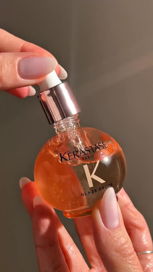 Unbox the gloss and experience the ASMR of the Glaze Drops — the final step in your ritual for ultra-glossy, frizz-free lengths that glow. ✨ #bellanellabeauty
#Kerastase #KerastaseGlossAbsolu #GlossAbsolu