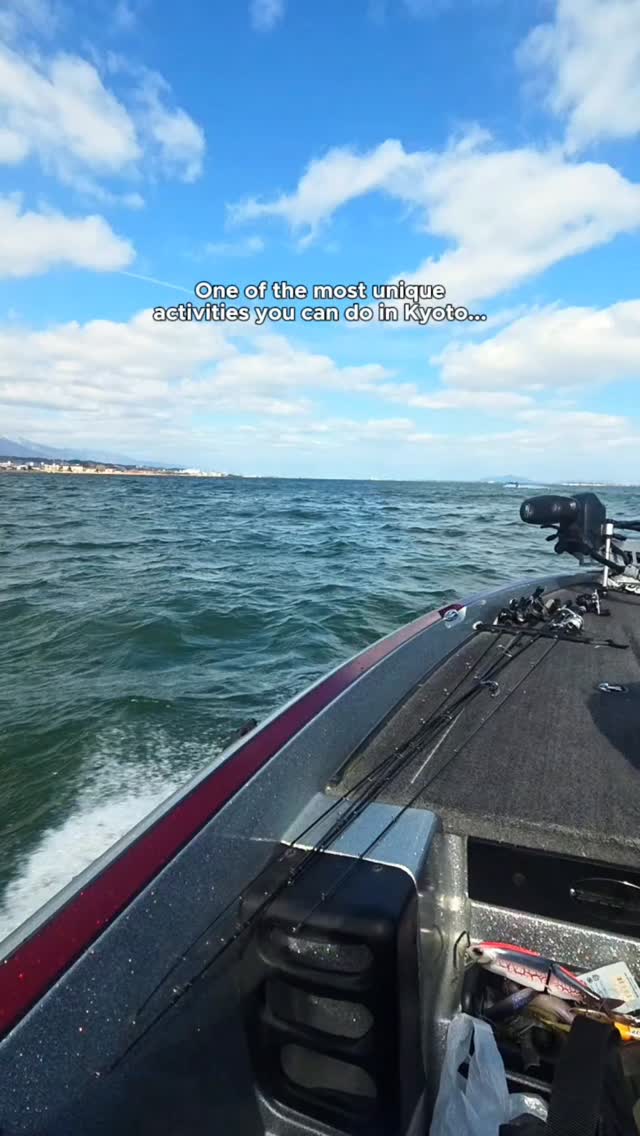 Only 45 minutes from Kyoto
Unfortunately, we didn't catch anything. But our guide said October is the best month to go if you want an easy catch.
Even without catching anything it was a great experience!
Fun fact: Lake Biwa actually holds the World Record for the largest Black Bass ever caught, so the "big ones" are definitely down there!
Definitely a 10/10 day trip to get away from the crowds. 🌊
#JapanTravel #LakeBiwa #KyotoDayTrip #BassFishing #fishingjapan