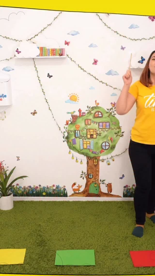 🎶 Ne jucăm cu sunetele!
Astăzi vă invităm la un joc super distractiv în care copiii descoperă intensitatea sunetului:
🔊 mai tare
🙂 normal
🤫 încet (șoptit)
Transformăm totul într-un joc de rol plin de energie! Spunem cuvinte, sunete sau chiar mici propoziții și schimbăm „vocea” în funcție de regulă.
👣 Adăugăm și mișcare – copiii pot să sară, să pășească sau să danseze diferit pentru fiecare tip de sunet, iar distracția e garantată!
💡 Este o activitate adorată de copii pentru că:
– implică joc și imaginație
– dezvoltă auzul și vorbirea
– îi ajută să înțeleagă diferențele dintre sunete
– și… e pur și simplu amuzantă! 😄
💛 Încearcă și tu acasă sau la grădiniță și spune-ne:
👉 Care variantă le-a plăcut cel mai mult? Mai tare sau șoptit?
#gradinitaonline #gradinitaonline #activitatipentrucopii #sunet