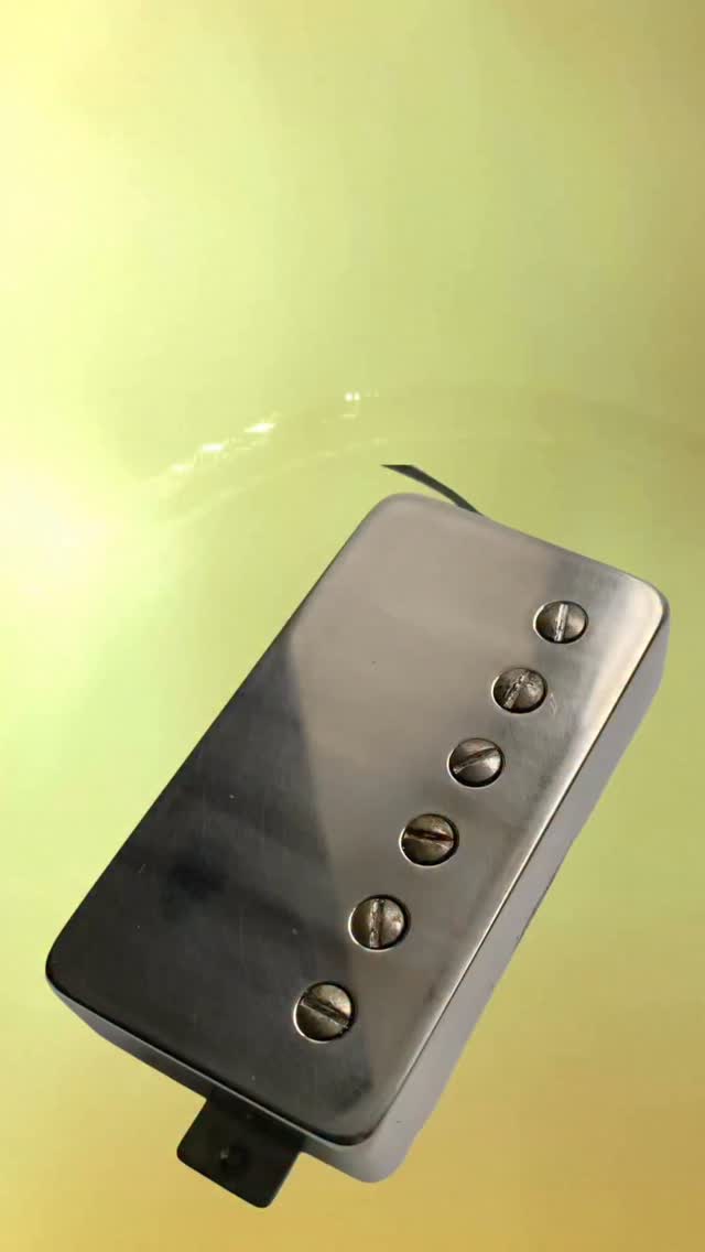 The neck pickup has taken so long as getting the specs time and time again has been difficult due to my very tight tolerance. Low wound PAF tone, nice bloom and super clarity.
#paf #humbucker #burstbelievers