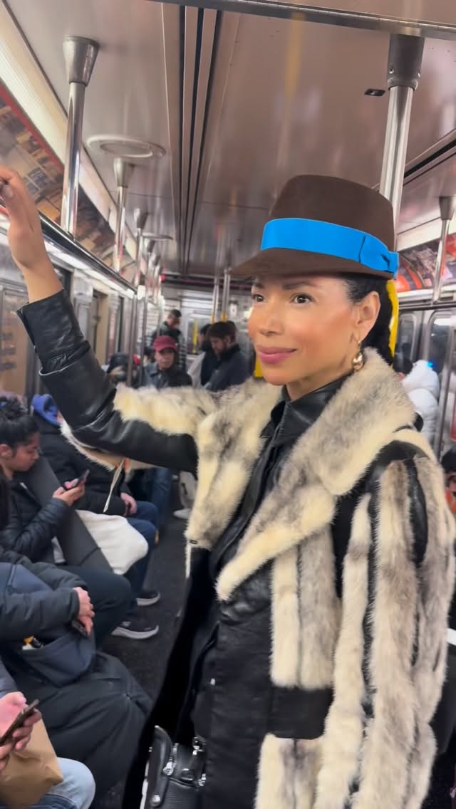 Walking through New York on my way to a Closet Clarity session. @aderetbrenner