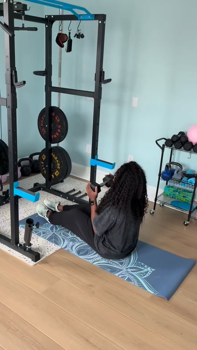It is important to make sure that you are working on your core. Our core muscles help stabilize our spine, don’t skip out on including core at least two times a week! #empoweryoufitnessdc #personaltrainer #washingtondc