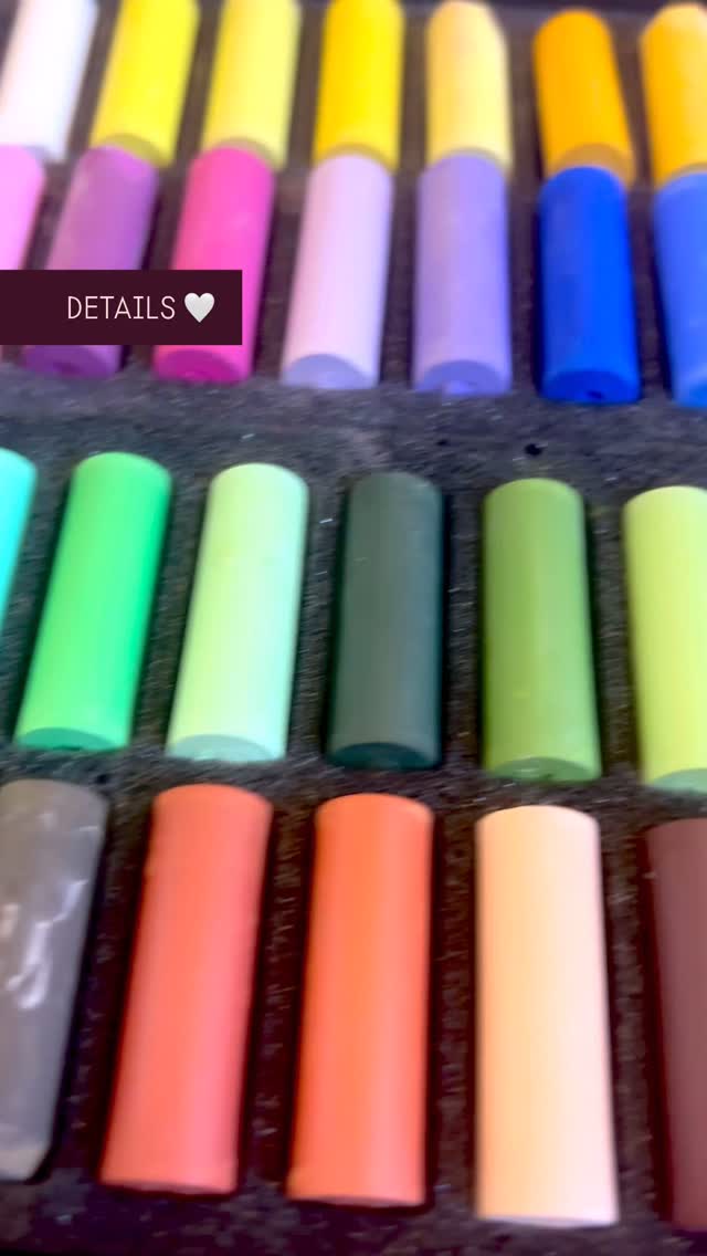 Die letzten Details entstehen hier gerade ✨
Pastellkreiden für Tiefe und Struktur.
Bei meiner aktuellen Ausstellung zu sehen 🤍
#austrianartist #kunstliebe #kunst #originalkunst #artoftheday #kunstinösterreich #kunstinniederösterreich #kulturvernetzungnoe