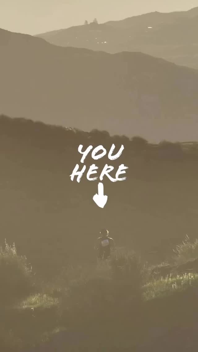 What is YOUR definition of HAPPINESS? No secret here, imagine you right here. Monday dreaming of the weeks ahead to follow our dreams. #trailrunning #running