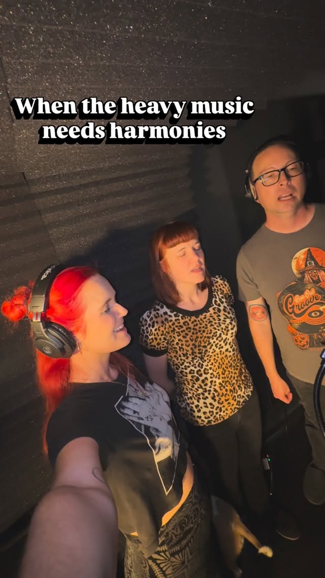 🎤🎧Playing around with 3 part harmonies for a very special rendition of Surrender 💪🏻 Thanks @alexnicolewindsor & @patrickwindsormusic for being incredible!