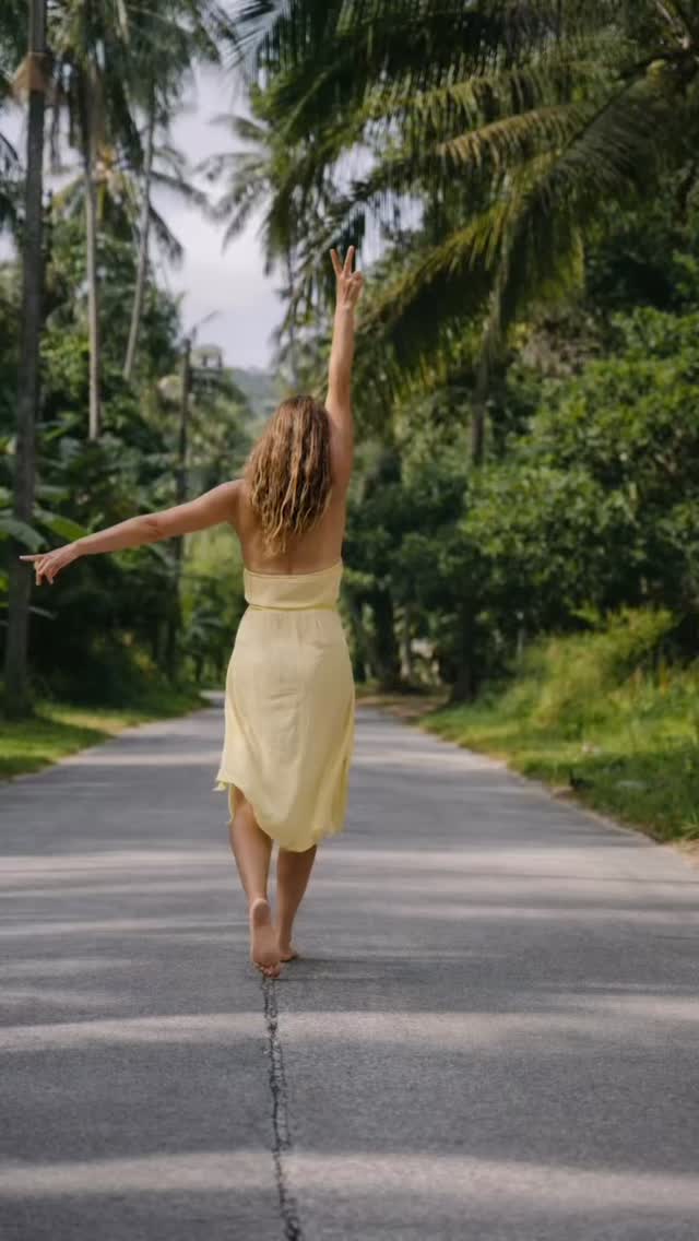 Mindful Mornings 💛 #bepresent #calmyourmind #mindfulmoments #groundyourenergy #raiseyourvibration