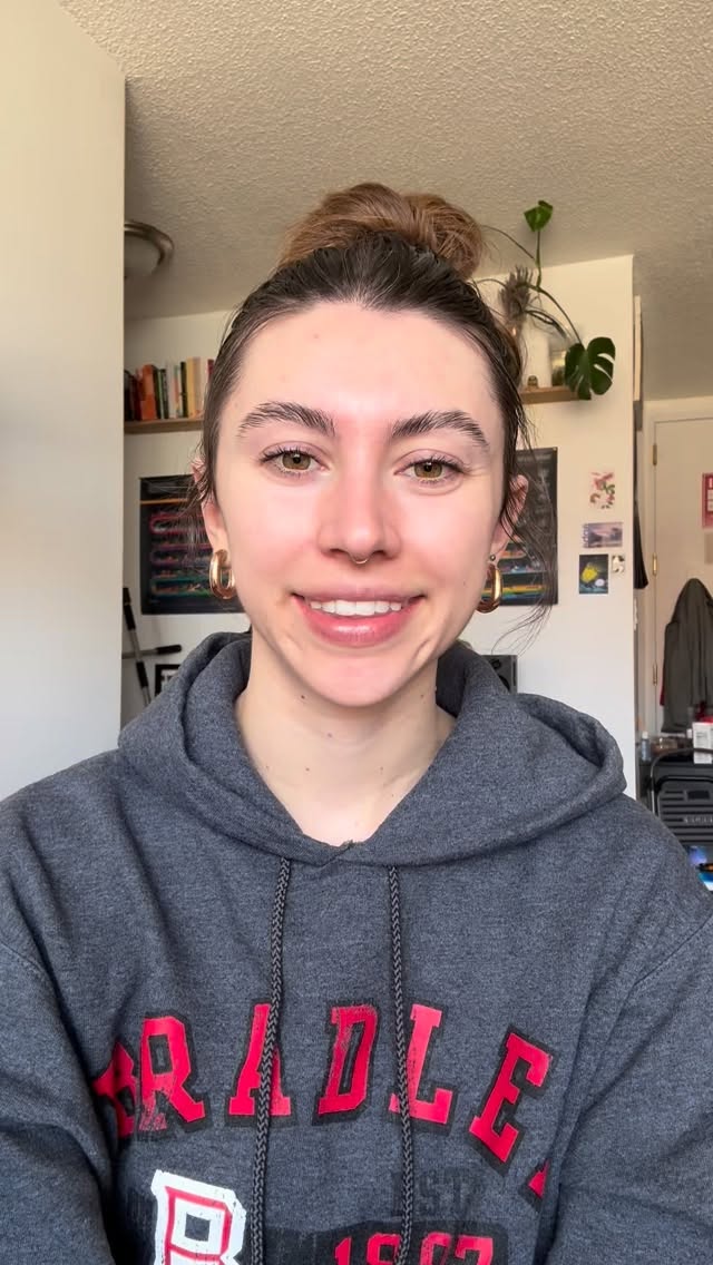 🥝Consistent and adequate nourishment is one of the foundational ways to signal safety and regulation to the nervous system! 🥕Try eating balanced meals throughout the day and see how much more regulated and supported you feel! ✨ #guthealth #wellnesswithcourtney #nourish #nutrition #nervoussystemregulation