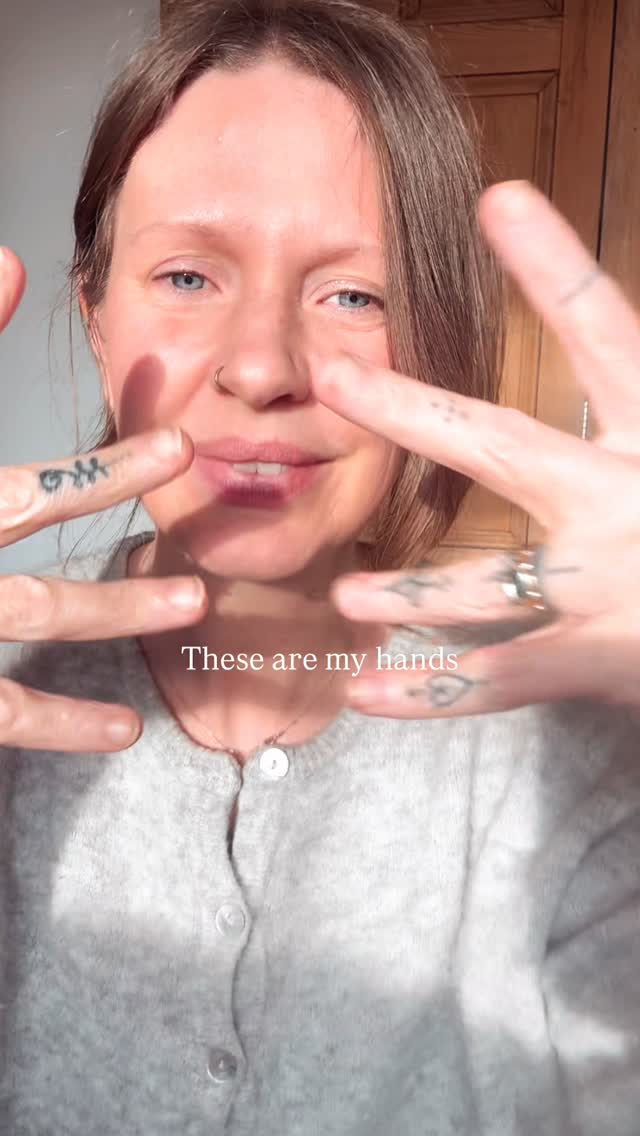 Your hands have carried more love than you realise… Could we talk about your hands for a moment?
Your hands are an extension of your heart.
These hands have held other hands…
in love, in grief, in solidarity and hope.
They have created, comforted and held love.
They have carried your life forward in a thousand ways.
And sometimes we focus on how much our hands have had to hold. All the weight, responsibility and work.
But your hands are also something else. They are an instrument for connection.
They offer support and presence.
Your hands are the way your heart moves through the world.
What is it Massive Attack say… ‘love is a doing word’
And in a world that can sometimes feel like it’s on fire, it takes courage to keep your heart open.
To keep reaching for one another, keep holding each other’s hands, to keep loving.
To keep being love.
That is not nothing.
Your hands are how your heart touches the world.
Remember to tend to them as you tend to others.
Share this with someone whose hands have held you.
I love you 🤲🏽
Ali x
#wordstoliveby #theartofslowliving #bemorehuman #slowdown #compassion
Heart chakra / hand meditation / love / connection / care / women holding things