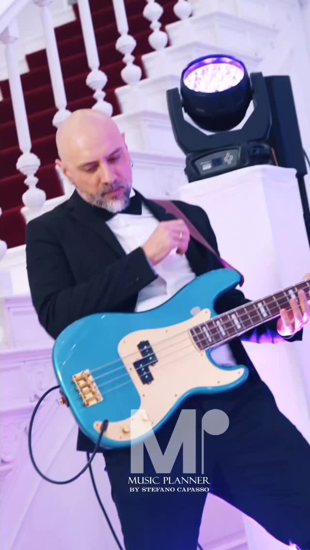 Ogni evento merita la sua colonna sonora. 🎶
Riparte la stagione: nuove emozioni, stessa eleganza. ✨
#musicplannerbystefanocapasso #weddinginrome #musicamatrimonio #weddinginitaly #weddingmusic