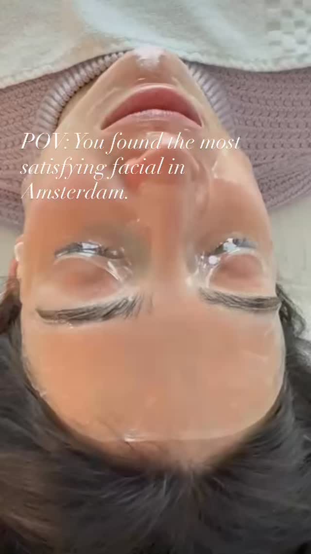 Your Skin’s Spring Awakening Starts Here. 🌸✨
Winter has officially left the building, but has it left your skin? ❄️ Dryness and congestion are a thing of the past. Our March Signature Facials are designed to peel away the old and reveal a luminous, hydrated, and firm complexion.
The Experience:
✨ The Deep Peel: A satisfying reset for tired pores.
🧬 Microneedling Excellence: Clinical-grade collagen induction.
🕊️ Total Serenity: 60 minutes of pure, luxury escapism.
Limited availability for March. Tap the link in our bio to secure your glow-up. 🥂
#AmsterdamSpa #SpringSkincare #FacialTreatment #SkinGlow #LuxuryWellness Microneedling SkinRepair SelfCareAmsterdam