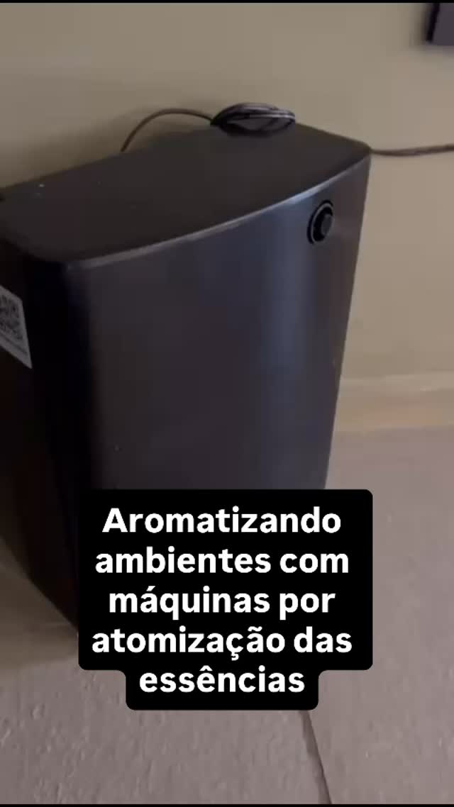 Aromatizando ambientes com máquinas por atomização das essências. Fazemos locação em feiras, lojas e onde mais desejar! Fale conosco.