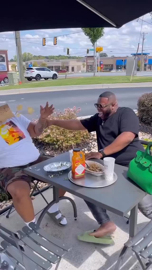 What’s something small that makes your day better every time?
I’ll go first…🤔… my morning routine (starting my day right is the foundation!!) and a good hearty from the DEPTHS of my belly hyperventilating laugh. Ard, what about you?