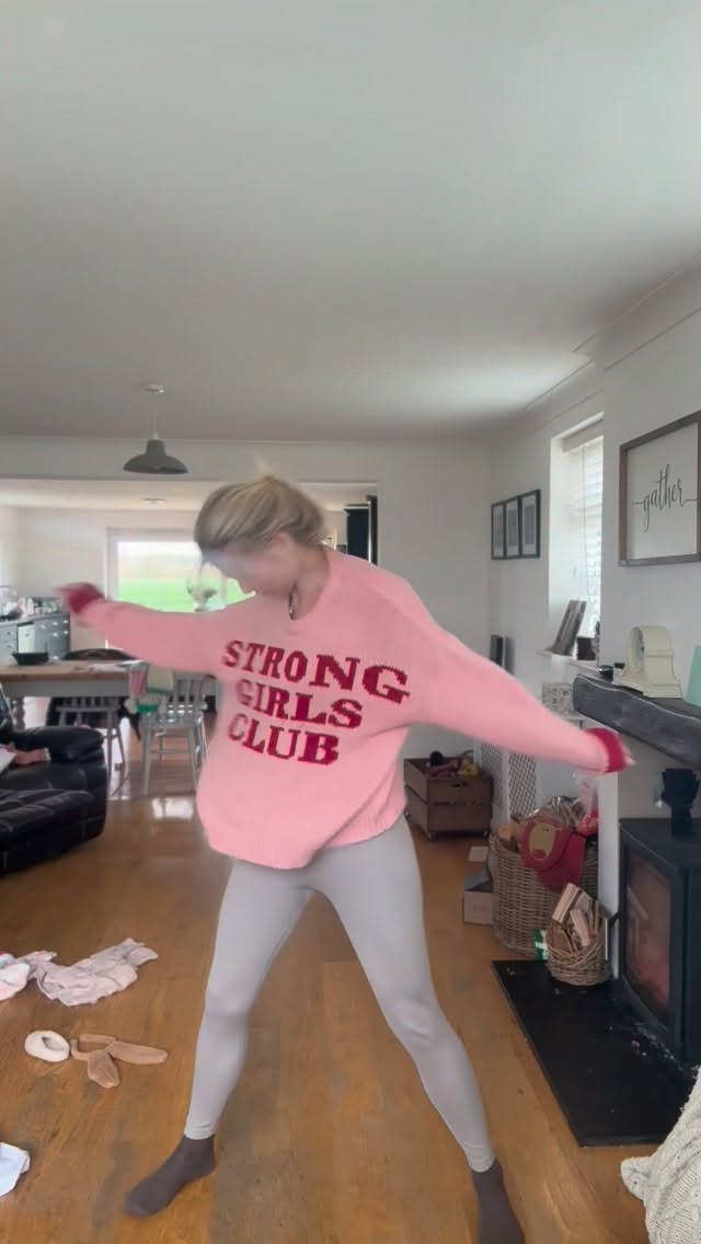 Welcome to the messy middle my love 🫶🏻
The space somewhere in between crisis and coping where most of us live our day-to-day lives.
Where we aren’t struggling quite enough to be seen or supported but where we’re navigating some pretty tricky emotional terrain.
Grappling with big feelings that weren’t spoken about when we were children.
Learning how to regulate our emotional experiences for the very first time.
Whilst trying to hold space for our children as they do the same.
Whilst trying to “break the cycle” of patterns gone by.
Whilst juggling the neverending mental load that comes with being someone’s mum.
It’s a wild and messy emotional terrain. One we’re all out here navigating everyday.
So I’m sending a flare up to all of the mothers out here living in the messy middle of motherhood.
Come join us @iamdrtuesday my love. You’ll be in good company ❤️
#millennials #motherhood #mom #viral #trend