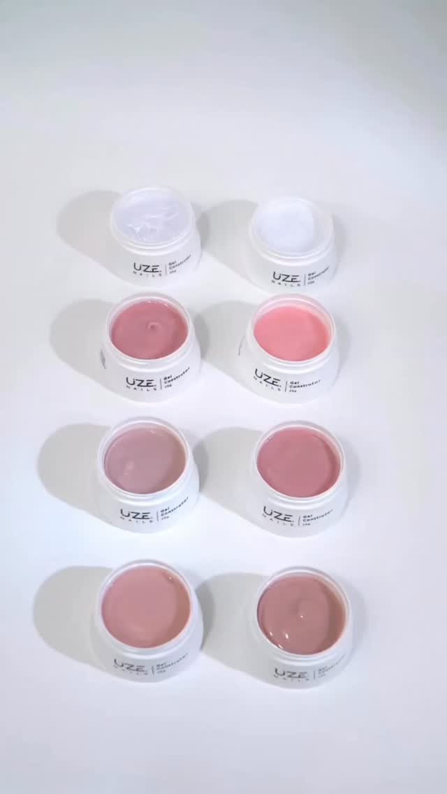 Les gels Uze existent en plusieurs teintes pour toutes les teintes de peaux!!!! En plus d'être super facile à appliquer, la technologie du gel statique laisse le gel dans le pot sans couler. Vos ongles obtiennent cette finition parfaite qui dure longtemps.Ceux qui aiment les ongles impeccables le savent déjà 🥰🥰#ongleengel #uzenails #ongleengel #ongleriesuisse #gelpolish