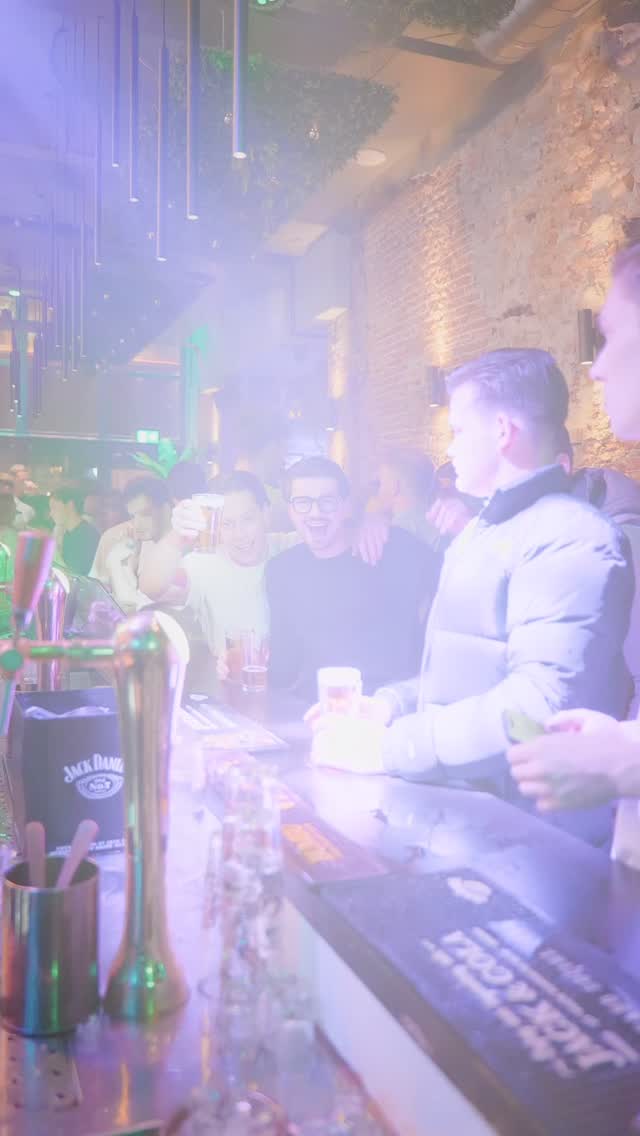 The dancefloor is yours tonight! ๐ซถ
#bonabosocialclub #zwolle #party #dance