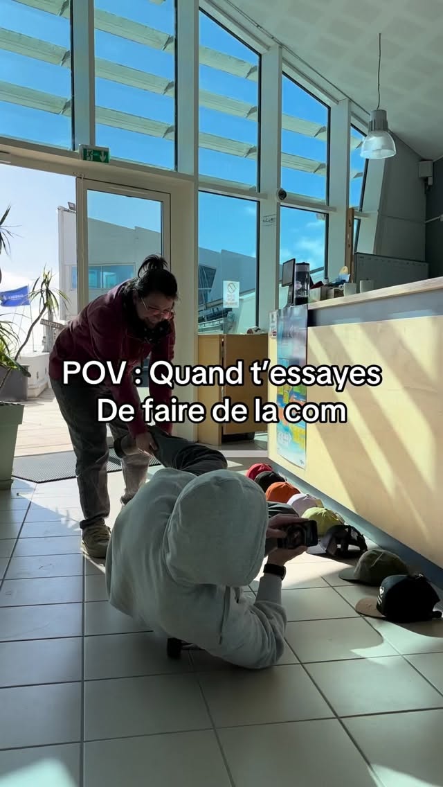 Ok on est pas très doués, mais on a le mérite d’avoir essayé non ? 🤓
Viens découvrir nos magnifiques casquettes @sooruzofficial 🌊🧢
#casquette #sooruzofficial
#saintjeandemonts #surfshop