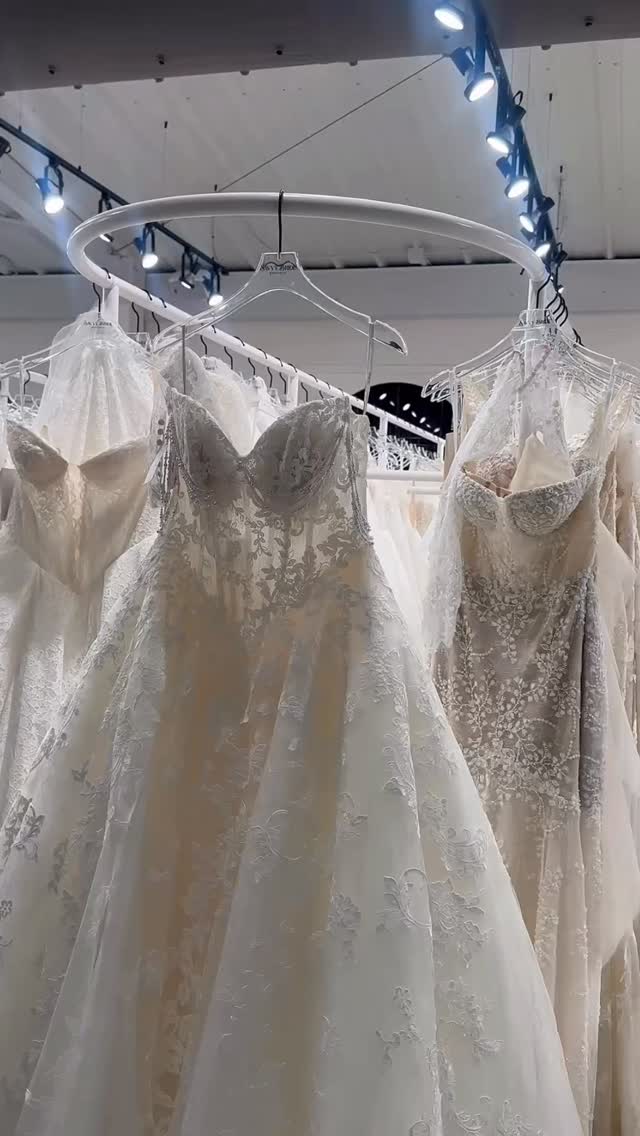 Sample Sale season at Savvy 🤍
From March 23-27, we’re clearing space for new collections which means 200+ gowns on the floor, all priced at $800. Sizes 8–24 available.
Book your appointment online ($25) and come see us at 1221 Thomas Ave.
#charlottebride #bridetobe #plazamidwoodclt