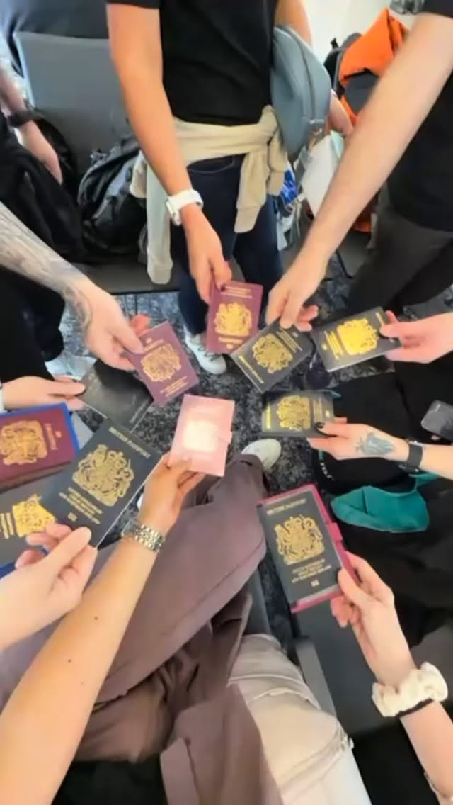 Sometimes growth doesn’t look like a business meeting, a strategy session or a perfectly planned week…
Sometimes it looks like saying YES to something that scares you!
This week I’m in Kraków with a group of incredible, like-minded people as we prepare to spend time in a –50°C research chamber at the university. 🥶
Three hours in temperatures most of us have never experienced before… not for a challenge, but to explore what the human body is truly capable of.
Day 1 has been all about arriving, settling in, exploring this beautiful city, sharing food, laughter and conversations with people who all believe in the same thing…
Growth happens when you step outside your comfort zone.
I don’t know exactly what the next few days will bring, but I do know this:
Courage isn’t about feeling ready.
It’s about being curious enough to try.
Let’s see what the body and the mind can do.
Day 1 in Kraków 🇵🇱
#StepOutsideYourComfortZone #GrowthMindset #CourageToTry #PersonalGrowth #shine