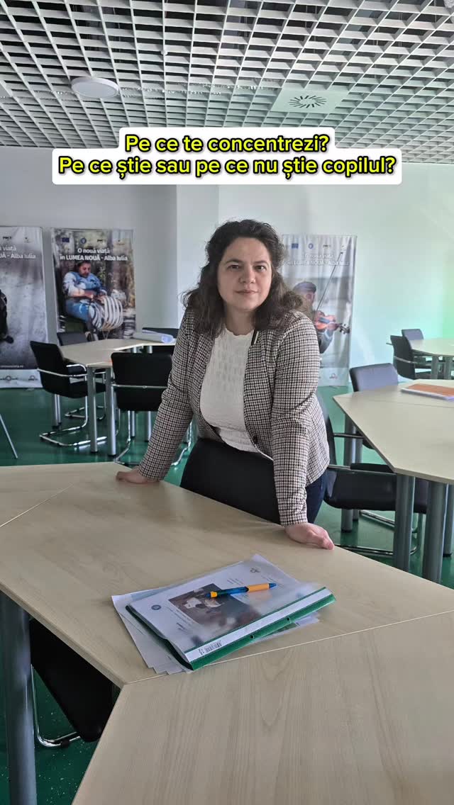 Pe ce te concentrezi? Pe ce știe sau pe ce nu știe copilul?
De multe ori, când pregătim materialele didactice, se întâmplă să ne concentrăm asupra a ceea ce nu poate copilul și, din această cauză, întâmpinăm blocaje în conceperea și adaptarea lor.
Dar dacă schimbăm optica și ne focusăm asupra aspectelor pozitive? Dacă am avea o listă cu tot ce poate realiza fiecare copil? Când ne oprim asupra abilităților pe care copiii le au, blocajele vor fi eliminate cu ușurință, iar materialele vor răspunde cerințelor educaționale pe care copiii le au. Materialele didactice pe care le vom folosi pe parcursul întâlnirii vor fi incluzive, vor transmite că ne pasă de nevoile fiecărui copil și vor demonstra că într-adevăr îi iubim.
Fiecare copil este special și merită atenția noastră, chiar și cei cu cerințe educaționale speciale! Haideți să construim materiale integrative!
#education #kidsministry #generatiipentrucer #albaiulia