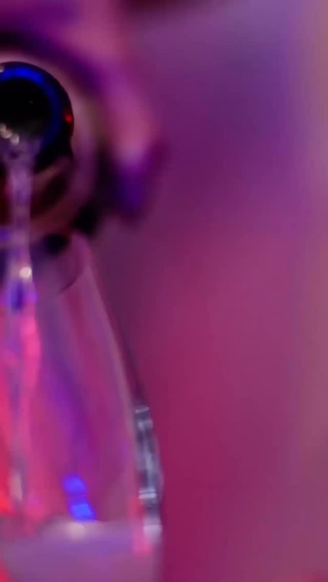 Åh, snart är det ÄNTLIGEN dags att poppa bubblet! 🍾
LYSTRING KUNDER! 📣 Onsdag 25 mars mellan kl 12-18 ses vi i Villan för att fira våra 25 år tillsammans med er 🥳
Vi bjuder på kaffe & tårta från @tartfabriken.bymadde för de fikasugna 🎂
Småplock á la @palmbo_gastronomi för finsmakarna 🥂
Representanter från alain mikli, Titanflex, HOYA, Nuance hörselglasögon finns på plats 🕶️
Chansen att vinna dina drömglasögon och fina presentkort samt 25st fina goodiebags delas ut under dagen 🛍️
Detta får ni bara inte missa! Visst ses vi?!