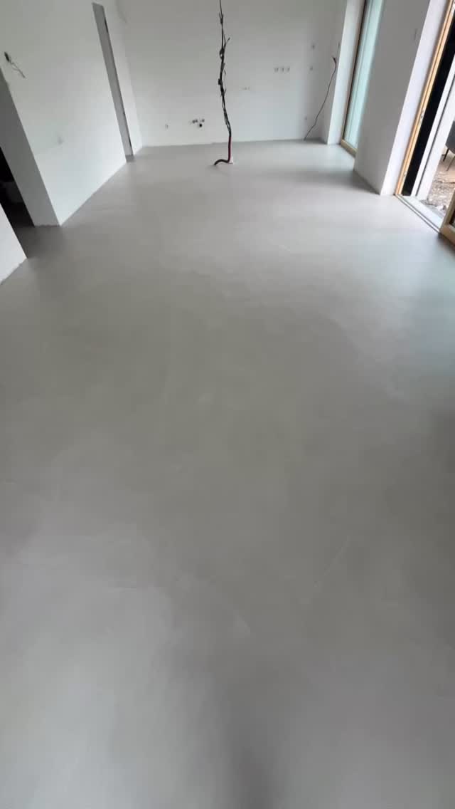 V procesu! (Mikrocement) #monolitdesign #mikrocement #floor #design #interiordesign