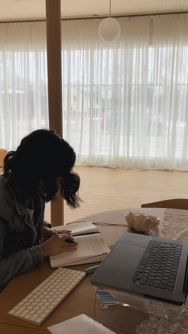 A friendly reminder.✨
📸 @photosbymaryjo
📍 @thestudio_berkley