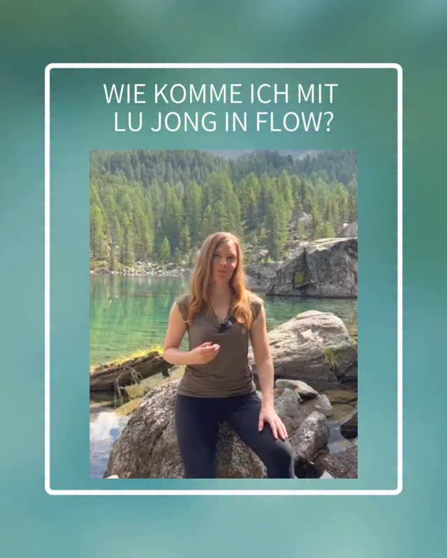 🤐NEIN, ICH WAR NICHT IM FLOW MIT DEM LEBEN.
Damals, als ich im Hamsterrad rannte und rannte.
🏃ICH RANNTE VOR MIR SELBST DAVON.
Innere Ruhe hatte keinen Platz in meinem Alltag.
😶STÄNDIG FÜHLTE ICH MICH VERSPANNT,
und fand keine ENT-Spannung.
🙏ICH WAR SO DANKBAR,
als ich Lu Jong Yoga entdeckte.
😍ENDLICH KONNTE ICH MEINE BLOCKADEN LÖSEN.
Die Anspannung über sanfte Bewegungen abbauen.
🥰BEI MIR SELBER LANDEN.
Im Hier und Jetzt ankommen.
❓️WAS STECKT DAHINTER?
Lu Jong ist eine uralte Bewegungspraxis der tibetischen Medizin.
🤩70’000 KANÄLE,
so viele hat unser feinstofflicher Körper gemässs der tibetischen Medizin. Durch diese Kanäle fliesst der energetische Wind.
🤒BLOCKIERTE KANÄLE FÜHREN ZU BESCHWERDEN.
Wenn der Wind nicht richtig fliesst, entstehen Krankheiten und emotionale Spannungen.
💧LU JONG BRINGT UNS IN FLUSS.
Wir öffnen die Kanäle, der Wind fliesst freier, Blockaden und Schmerzen lösen sich.
💪SEIT ICH LU JONG PRAKTIZIERE,
fühle ich mich körperlich und emotional viel ausgeglichener.
🧘♀️IM FLOW MIT DEM LEBEN.
Ich bin innerlich in Balance und verbunden mit meiner Lebenskraft.
😍MÖCHTEST DU VOLL UND GANZ IM FLOW SEIN?
Sehr herzlich lade ich dich ein zum Schnuppern in meinen Lu Jong Yoga Kursen. Den Link findest du klickbar in der Bio.
Ich freu‘ mich von Herzen auf dich.
💌WAS HILFT DIR IM FLOW MIT DEM LEBEN ZU SEIN?
Ich freue mich auf deine Inspirationen in den Kommentaren.
#lujong #yogafürfrauen #tibetanyoga #lujongyoga #heilyoga
LU JONG YOGA
FLOW
NATUR
FÜNF ELEMENTE
MEDITATION
ACHTSAMKEIT
STILLE
