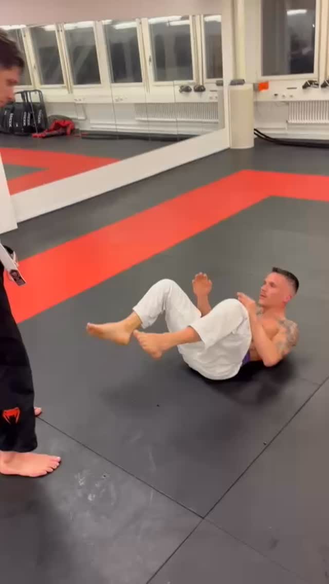 Komm vorbei & probier’s aus!
Egal ob Anfänger oder Fortgeschrittener – wir holen dich ab, wo du stehst.
🔺ARTES SPORTAKADEMIE 🔺
www.artes-sportakademie.ch