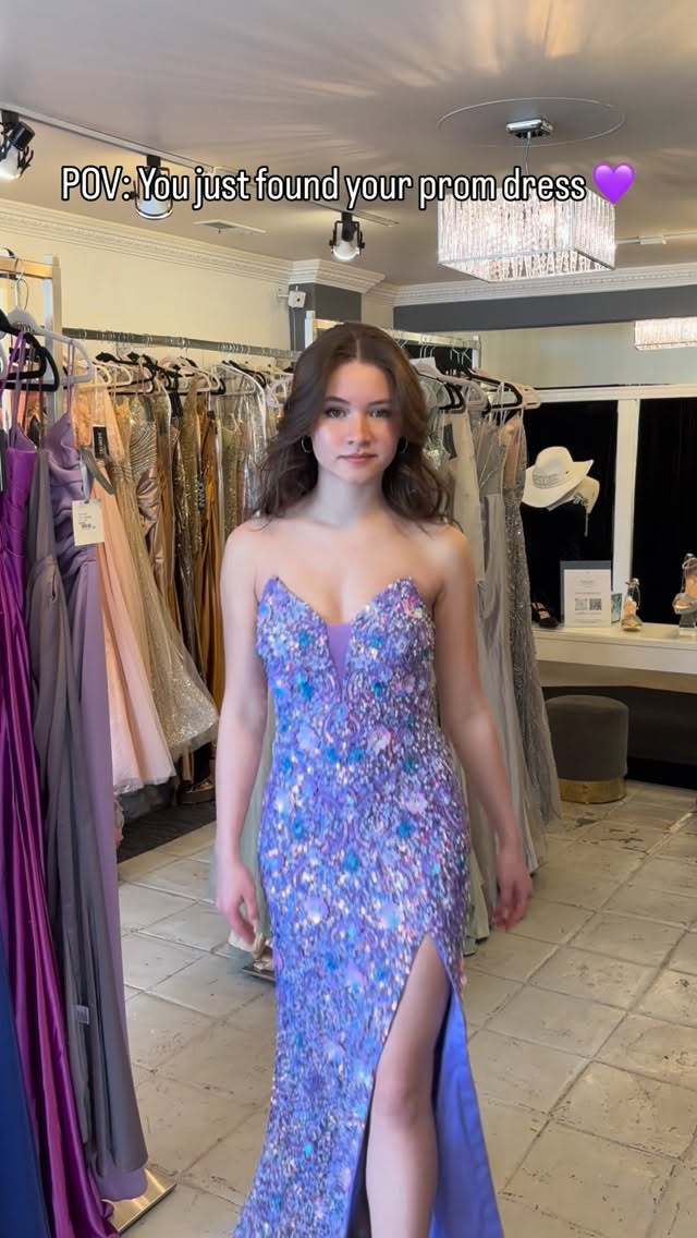 This dress didn’t come to play… it came to shine. ✨💫
Prom girls, this one’s for you.
Prom 2026 trends just dropped 💕✨
•
Save this for Prom Dress Shopping 💕 tag your bestie 👯♀️
•
SHOP PROM 2026 at AK’s Largest Gown Retailer • FOURTH AVE. BOUTIQUE
👗HUNDREDS of gowns
✨Sizes 00-26 (XXS-7XL)
📦 Fast Shipping
💳 Flex Pay
🛍️ One-Stop-Shop
#alaska #prom #prom2026 #lavender