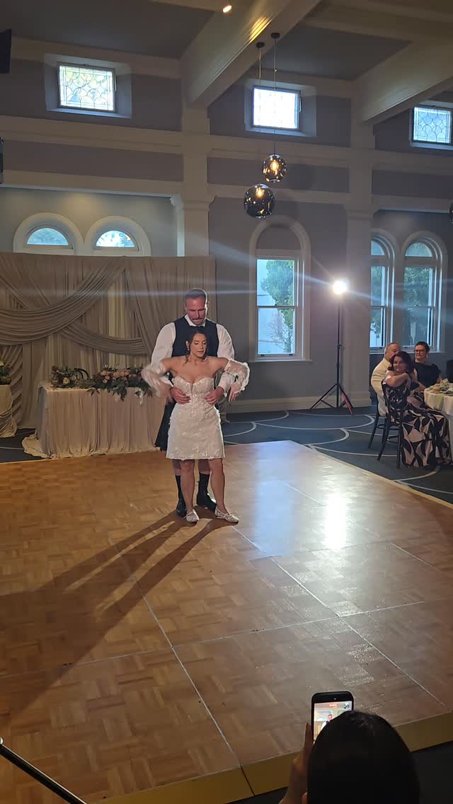 Very strong lift game!!! I'm still impressed!
#melbournecelebrant #melbournecitysidecelebrant #weddingcelebrant #weddingcelebrantmelbourne