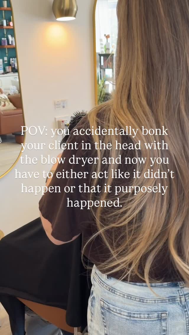 Another relatable problem or is it just us? Hairstylist confessionals…
#SalonHumor #HairstylistProblems #BehindTheChair #HairdresserLife #ActNatural